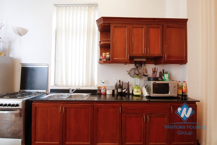 Modern, lake-view apartment for rent in Xuan Dieu street